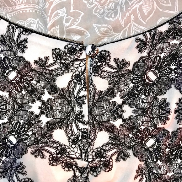 🔥BOGO🔥Worthington Black and White Sleeveless - Picture 4 of 6